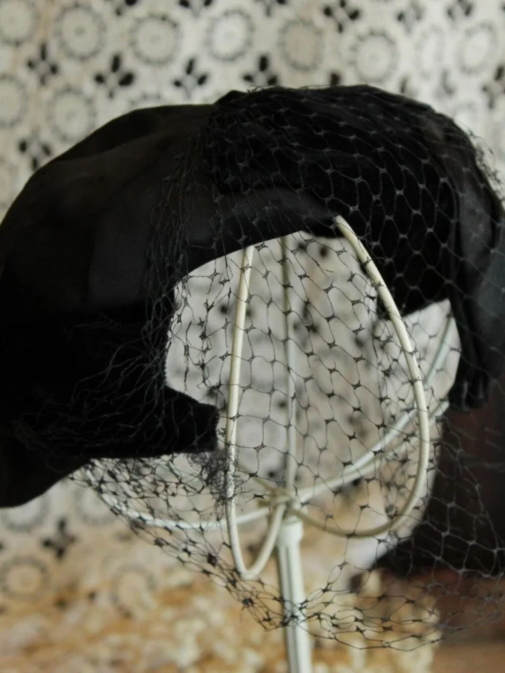 Vintage 1950s Hat, Black Satin and Velvet Curvette Fascinator With Birdcage Veil